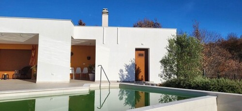 Bild 2 - 8 Zimmer Einfamilienhaus zum Kaufen in Pula