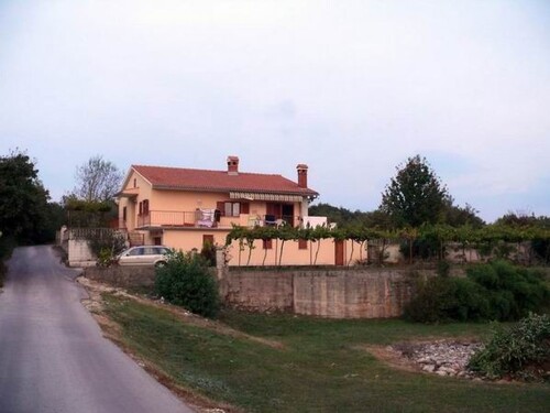 Bild 1 - Einfamilienhaus - 180.000,00 EUR Kaufpreis, ca.  135,00 m² Wohnfläche