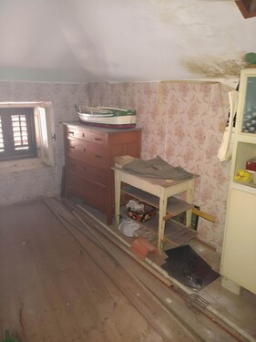 Bild 2 - 7 Zimmer Einfamilienhaus zum Kaufen in PULA