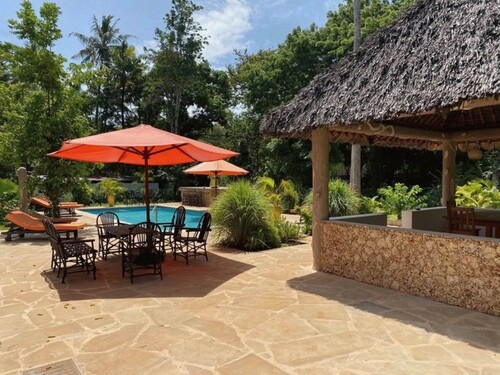 Bild 2 - 8 Zimmer Einfamilienhaus zum Kaufen in Ukunda