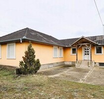 In Ungarn im Komitat Bacs-kiskun günstiges Haus 4274 Grund - Kiskunhalas