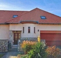 Haus 300m2 mit 3 Wohnungen 9 Zimmer und Pool - Boly