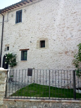 Bild 3 - 6 Zimmer Einfamilienhaus in Poreta