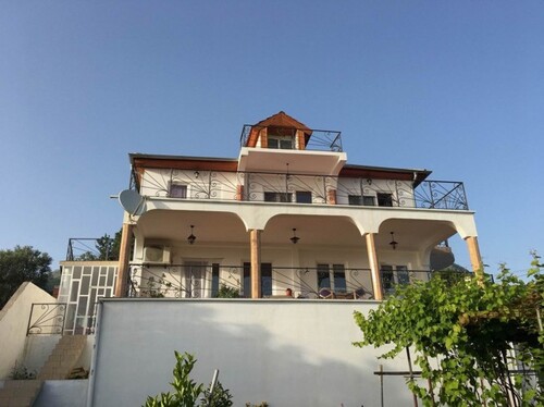 Bild 1 - Idyllisches Zweifamilienhaus mit Meerblick