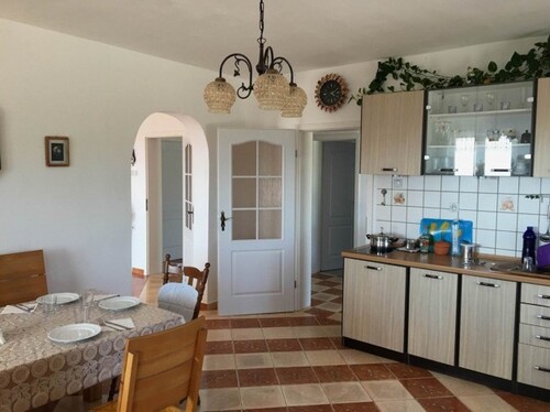 Bild 2 - 7 Zimmer Einfamilienhaus zum Kaufen in Dobra Voda