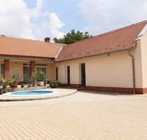 Modernes Haus mit Pool! - 199.000,00 EUR Kaufpreis, ca.  200,00 m² Wohnfläche in Nagykozár (PLZ: 7741)