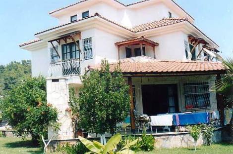 Bild 2 - 8 Zimmer Einfamilienhaus zum Kaufen in Kiris