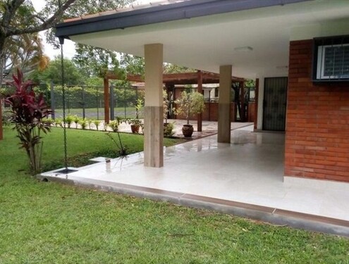 Bild 2 - 4 Zimmer Einfamilienhaus zum Kaufen in San Bernardino