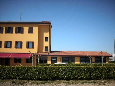 Bild 1 - Ruhig gelegenes 3-Fam.Haus nahe Caorle