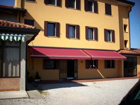 Bild 3 - 9 Zimmer Zweifamilienhaus in Eraclea