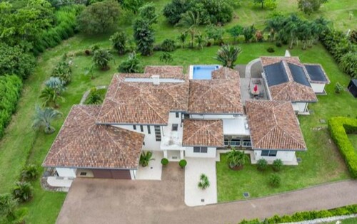 Bild 1 - Villa in Costa Rica - 1.310.800,00 EUR Kaufpreis, ca.  850,00 m² Wohnfläche