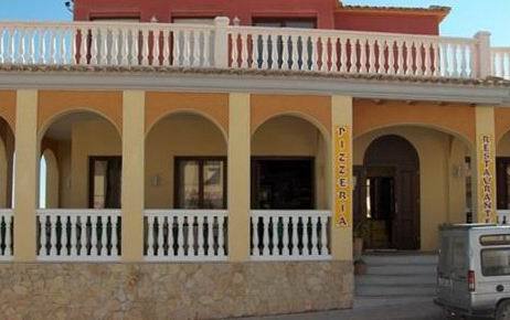 Bild 2 - 8 Zimmer Einfamilienhaus zum Kaufen in Calig