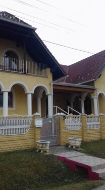 Bild 1 - Mehrgenerationenhaus in Ungarn - 270.000,00 EUR Kaufpreis, ca.  235,00 m² Wohnfläche