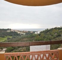 Etagenwohnung mit schönem Meerblick in Marbella
