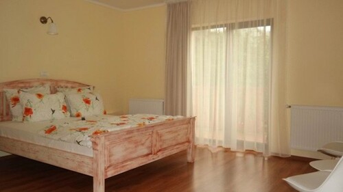 Bild 3 - 13 Zimmer Einfamilienhaus in Simon