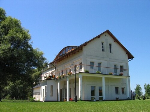 Bild 2 - 12 Zimmer Einfamilienhaus zum Kaufen in Balatonhídvég