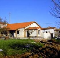 Dorfhaus mit grosser Wiese (inkl.sep. Baugrundstück) - Serta