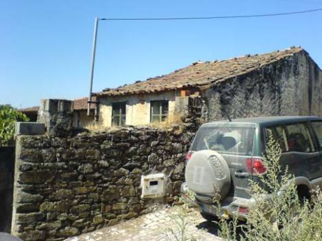 Bild 1 - Naturstein-Dorfhaus mit lauschigem Innenhof