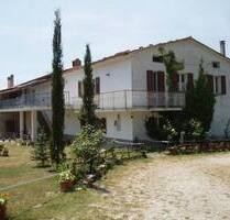 Ehemaliges Bauernhaus - 700.000,00 EUR Kaufpreis, ca.  570,00 m² Wohnfläche in Gubbio (PLZ: 06026)