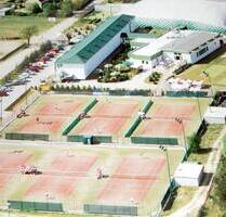 Hotel und Tenniscenter - 1.750.000,00 EUR Kaufpreis, ca.  1.200,00 m² Wohnfläche in Sieroslaw (PLZ: 62)