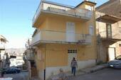 Bild 2 - 3 Zimmer Einfamilienhaus zum Kaufen in Favara