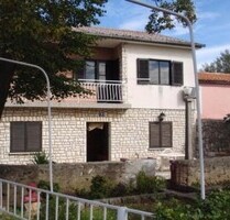 Schönes Einfamilienhaus in Omisalj, Kroatien