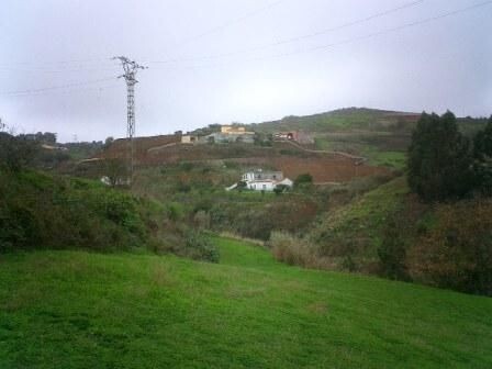 Bild 1 - Rustikales Grundstück mit 9.000 Quadratmeter Bauernhaus.