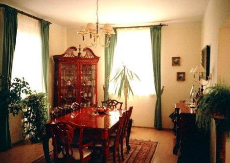 Bild 2 - 10 Zimmer Villa zum Kaufen in Dolni Brezany