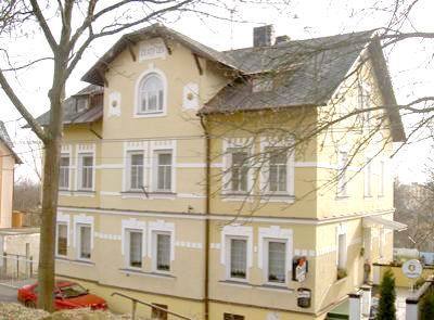 Bild 2 - 8 Zimmer Einfamilienhaus zum Kaufen in Marienbad