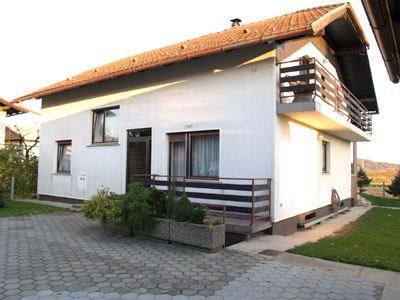 Bild 1 - Schönes Zweifamilienhaus - 186.000,00 EUR Kaufpreis, ca.  250,00 m² Wohnfläche