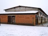 Bild 1 - Einfamilienhaus und ein großes Wirtschaftsgebäude