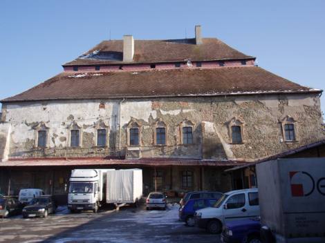 Bild 1 - Interessantes Massives Kastell für Renovation