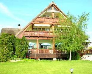 Sehr schönes Hotel mit Reet-Dach in der Nähe von Budapest - Slovakia