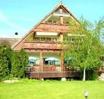 Sehr schönes Hotel mit Reet-Dach in der Nähe von Budapest - Slovakia