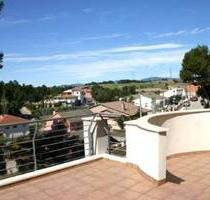 Neu erbaute Villa in der Nähe von Barcelona, Panoramablicke - Abrera