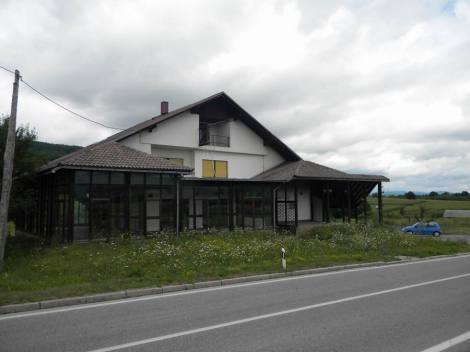 Bild 2 - 3 Zimmer Einfamilienhaus zum Kaufen in Josipdol
