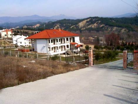 Bild 2 - 8 Zimmer Einfamilienhaus zum Kaufen in Serres