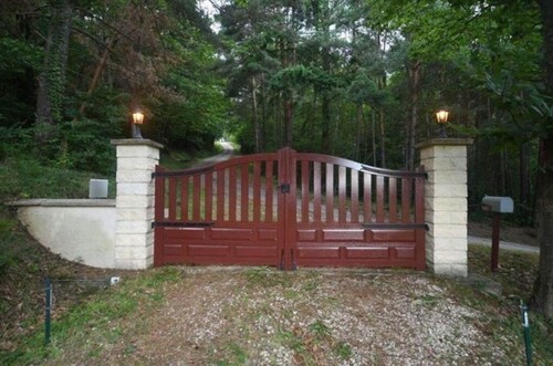 Bild 2 - 9 Zimmer Einfamilienhaus zum Kaufen in SILHAC