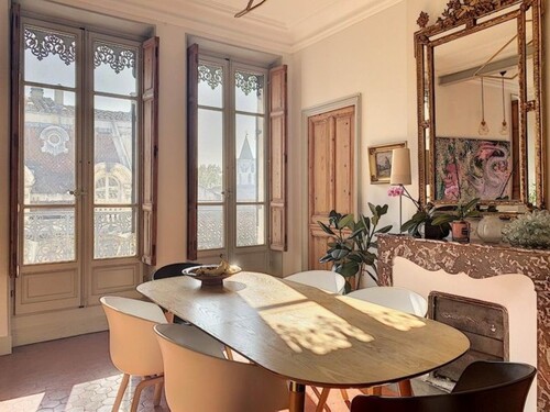 Bild 1 - Top renovierte komfortable 5-Zimmer-Wohnung in Luxusbau