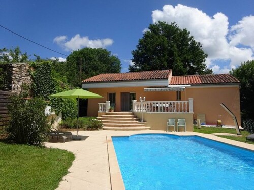 Bild 1 - Haus mit Pool, Panorama in Traumlage