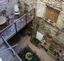 Typisches kleines Stadthaus in Südfrankreich - PEZENAS