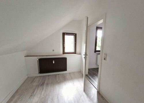 Bild 3 - Mehrfamilienhaus, Wohnhaus in Zwickau / Cainsdorf