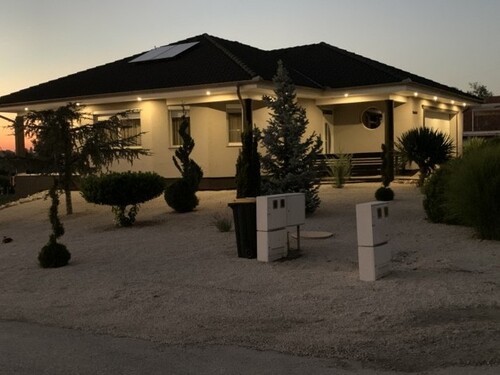 Bild 1 - Im Komitat Bács-kiskun ein 205 m2 Haus mit 2 Seen 3ha Land