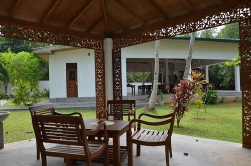 Bild 3 - 10 Zimmer Einfamilienhaus in Aluthgama