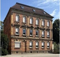 Lohnendes Sanierungsprojekt mit 3 Etagenwohnungen - Wilkau-Haßlau