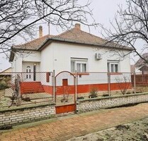 Im Komitat Bacs-kiskun ein 105m2 Haus mit 1783m2 Grund - Kömpöc