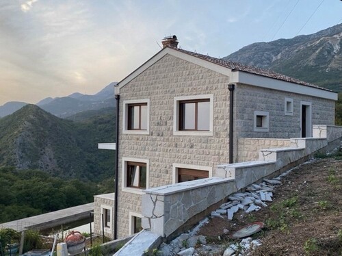Bild 1 - Neues Haus 400m2 Grundst 509m2 BUDVA Strand 2km
