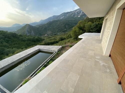 Bild 4 - Einfamilienhaus mit 400,00 m&sup2; in Budva zum Kaufen
