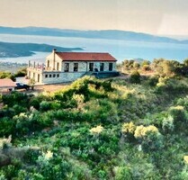 Landhaus mit Olivenhain - 400.000,00 EUR Kaufpreis, ca. 200,00 m² Wohnfläche in Amaliapolis (PLZ: 37008) Landhaus mit Olivenhain - 400.000,00 EUR Kaufpreis, ca. 200,00 m² Wohnfläche in Amaliapolis (PLZ: 37008)