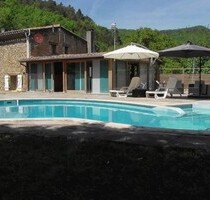Großzügige Villa mit Pool in Südlage - ROUVENAC